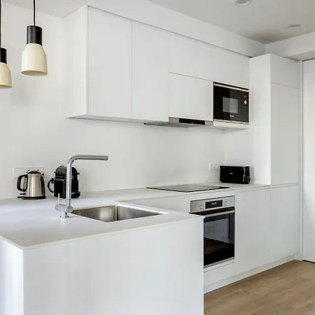 Blueground Sarria Doorman Newly Renovated Bcn-119 Apartment *
