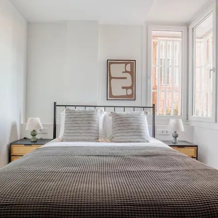 Blueground Sarria Doorman Newly Renovated Bcn-119 Barcelona