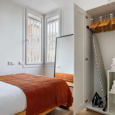 Blueground Sarria Doorman Newly Renovated Bcn-119 Apartamento